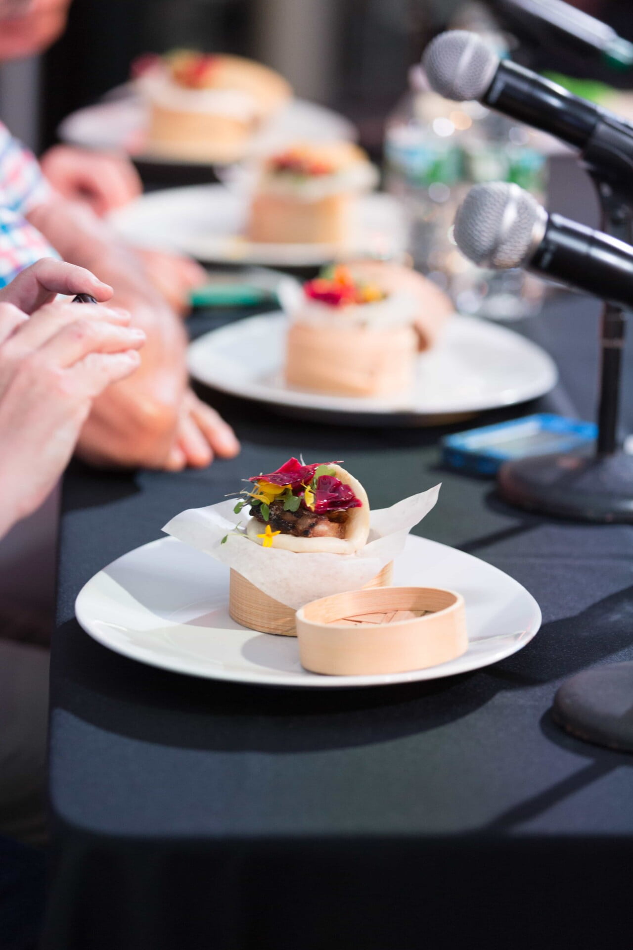 Judges taste food at Cellardoor Smackdown 2016 - (c) 5iveLeaf Photography