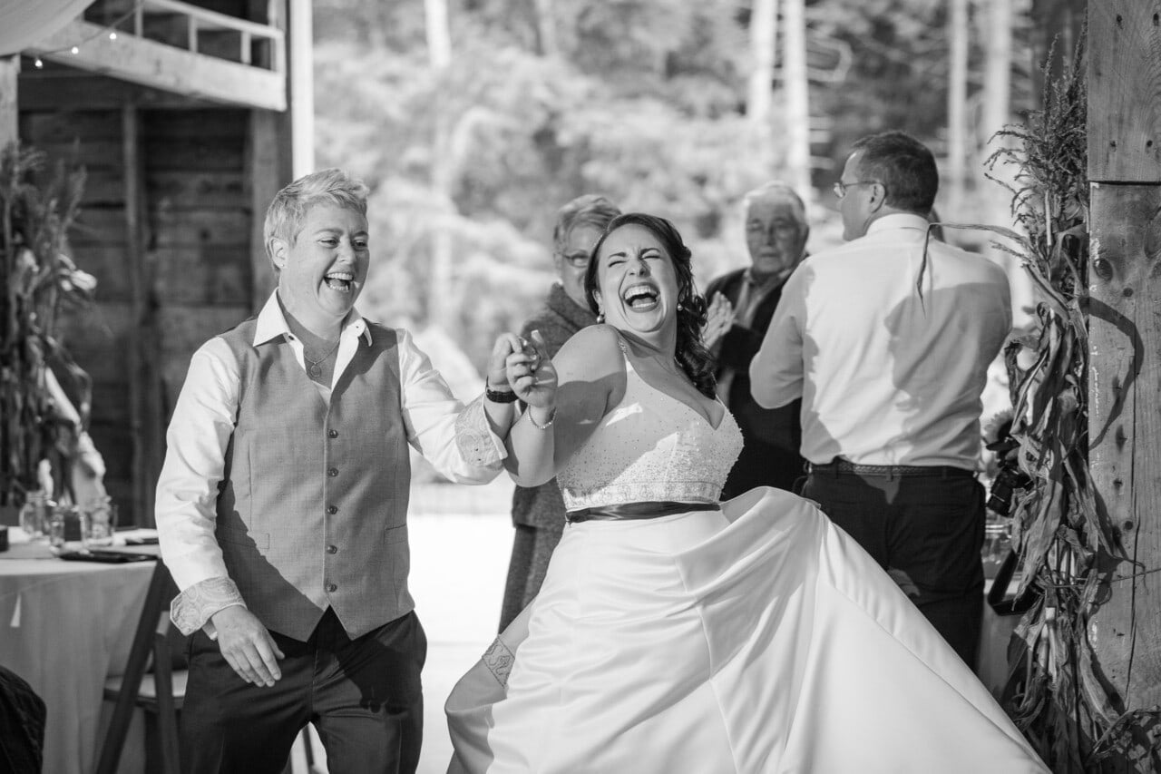 A Barn Maine - Dayton, Maine Wedding © 5iveLeaf Photography